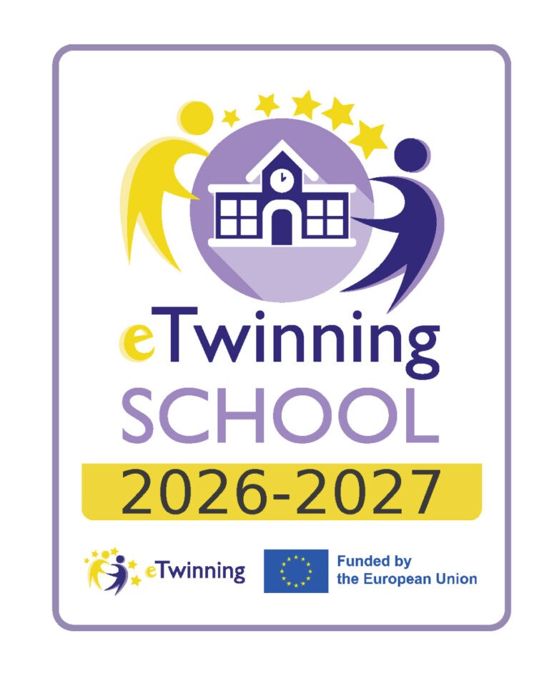 Sello eTwinning School 2026–2027, con el emblema de la Unión Europea.